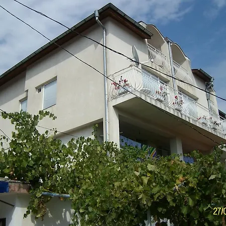 Pansion Petkov - Lemon Garden- Guest house *